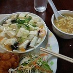 金明飯店 - 海鮮豆腐と玉子スープです