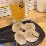 無化調 鶏白湯ラーメン 麺舗 作一 - トッピング用のチャーシューはつまみで♪