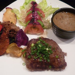 あむりたの庭、そして音楽 - 石垣牛ハンバーグ(2015年）