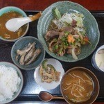 旬菜亭　たか - お昼の定食（全体）