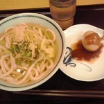 釜揚げうどん岡じま - かけうどん(小)２２０円＋おでんのたまご１００円(２０１５年８月２３日撮影)(２０１５年８月２３日撮影)