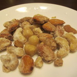 アクアヴィット - ナッツの砂糖漬け