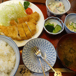 ファミリー割烹 おさむ - ヘルシーチキンカツ定食です。