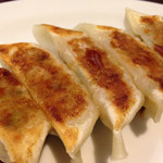 吟家 - 餃子5個320円