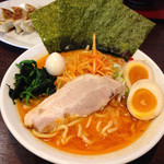 吟家 - 辛得ラーメン980円