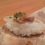 鮨 おさむ - カワハギのキモ乗せ♪