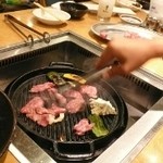 アサヒビール園 - ジャンジャン　お肉も野菜も焼きます