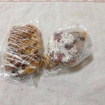 オノベーカリー - 大枝デニッシュと苺デニッシュ