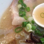 Miyakonojou Tonkotsu Ramen Kirishima - 塩豚骨ラーメン（680円）スープ