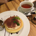 Cafe Bougnat Bougnat ブリーゼブリーゼ - ティラミスパンケーキとオレンジペコ