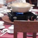 Tan Palace Oriental Restaurant - 定番料理の「鍋」