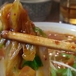 梁山苑 - うどんと具をリフト　2015.8