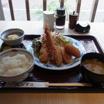 レストラン 花みずき - 2015.8)ミックスフライ定食（８９０円）