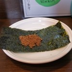 ラーメン 木曜日 - 更にお魚粉追加します（２０１５年７月）。