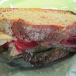 テーラ・テール - ふわふわ卵とオリーブ、トマトのサンドウィッチ　H27.8月