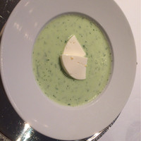 銀座 ハプスブルク・ファイルヒェン - Gurkenkaltschale mit Frischkäseauflauf
                胡瓜の冷製スープ ディール風味
                フレッシュチーズのアオフラオフ