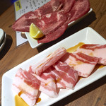 Yakiniku Yamakoshi - 牛タン・豚バラ