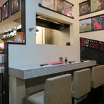 牛串の秀 - 店内　カウンター席