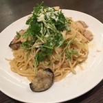 ビストロ・ソングラム - ナスと鶏肉のグリーンカレークリームwithパクチー（大盛）
