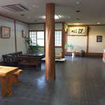 栗の岳温泉　南洲館 - 新館ロビーは清潔で、落ち着いた雰囲気