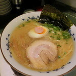 濃厚海老そば780円　H27.8