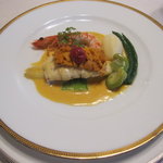 オーベルジュ まつむら - 三皿目、舌平目 魚のムース ウニのソース