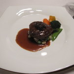 オーベルジュ まつむら - 四皿目、福岡県産和牛 モリーユのソース