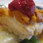 オーベルジュ まつむら - 上にはトマトのコンフィ、舌平目の中に魚のムース