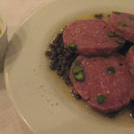 ブション - 温製ソーセージのレンズ豆添え