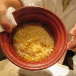 くろぎ - とうもろこし（ハニー・ヴァンダム）の炊き込みご飯、帆立の貝柱の出汁で