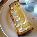 神戸屋レストラン - トーストモーニングセット540円の厚切りトーストにバターと蜂蜜