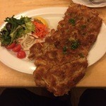 Paulaner's Miraculum - シュニッツェル（西洋トンカツ）