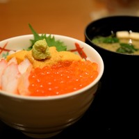 函館うに むらかみ 日本生命札幌ビル店 - 三色丼