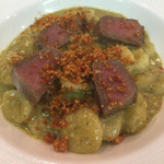 ポエシア - モチモチのオレキエッテに自家製ドライトマトのパン粉が効いています。