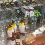 ポエシア - 可愛いペンギンがワインセラーの住人