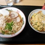 とん通 - みそラーメン+ミニかつ丼のセット！¥900です(･∀･)