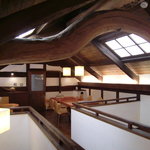 蔵＋蕎麦 な嘉屋 - 二階席