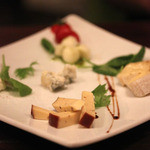 タボーラ - ５種のチーズの盛り合わせ
