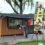 川西ダリヤ園 - 茶屋は簡単な建物です（２０１５年８月）