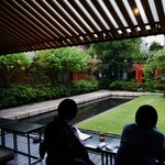 虎屋菓寮 - 本日座った席からは、庭園が見える～♪(^o^)丿