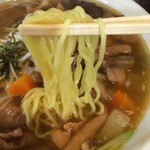 としま - ホルモンラーメン　麺アップ