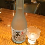 Nikuno Mansei - 万世オリジナル⁉️
      嘉泉の純米生貯蔵酒、すっきりしていて美味い(^_^)