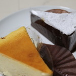 カプセルモンスター - フロマージュ 350円 ＆ クラシック 380円