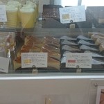 カプセルモンスター - ケーキのショーケース
