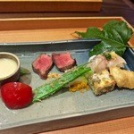 Yonekura - 八寸はかたさんかくのお肉、イシガレイ、ゴーヤの卵とじなど