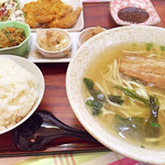 とん吉食堂 - 選べる定食(沖縄そば・トンカツ)