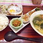 とん吉食堂 - 選べる定食(沖縄そば・ポーク玉子)