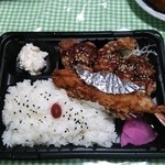 ＧＡＫＵＥＮ - からあげ弁当テリヤキ味＋エビフライ