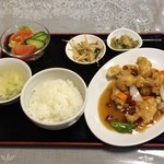 哈爾濱飯店 - 【極悪】辣子肉段定食、945円