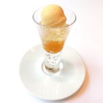 プレヴナンス - ランチコース 6000円 の桃のコンポートとジュレ、モヒート風